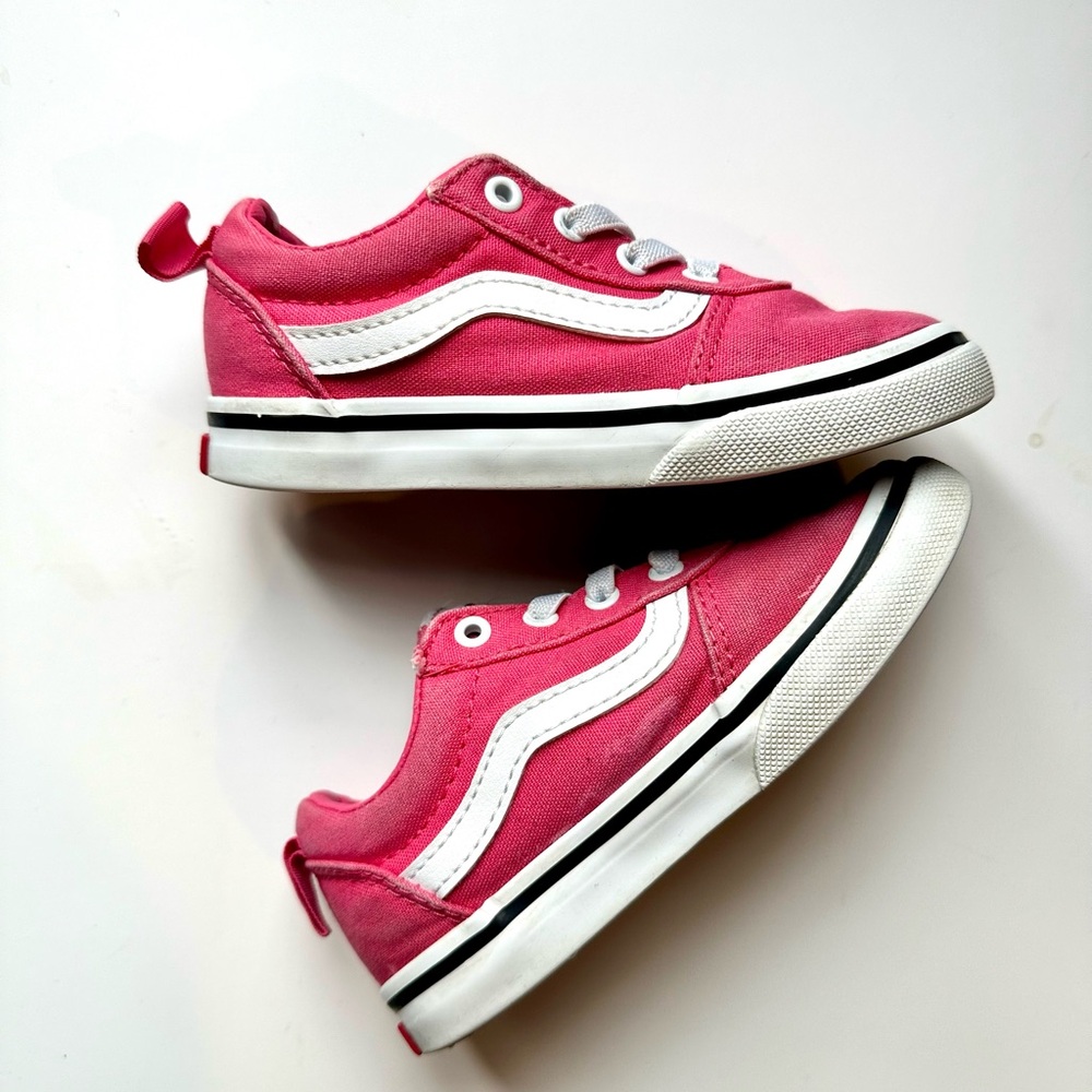 Vans Kids Classic-Style Sneakers in Pink